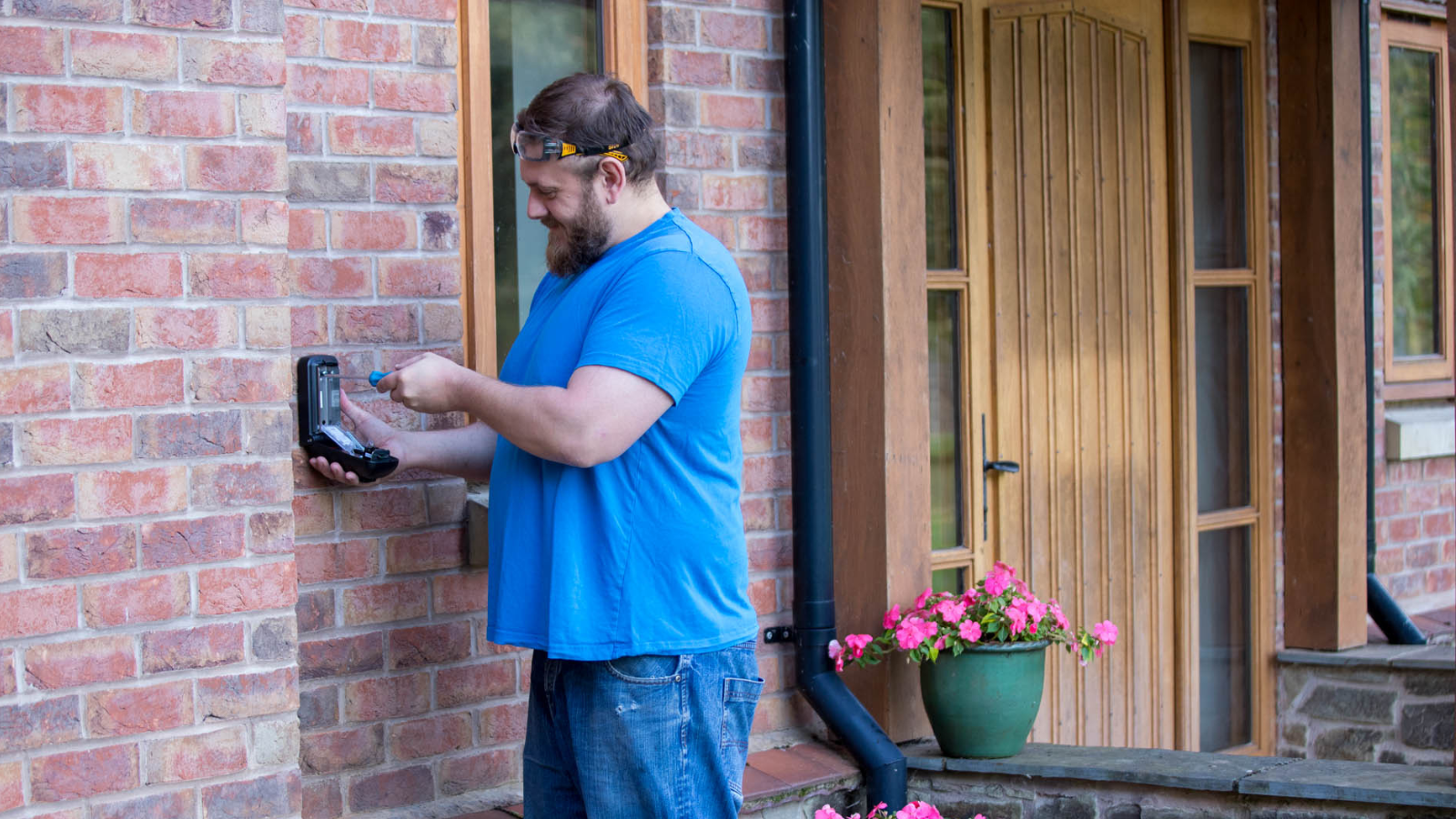 DIY Installation maximum security key safe