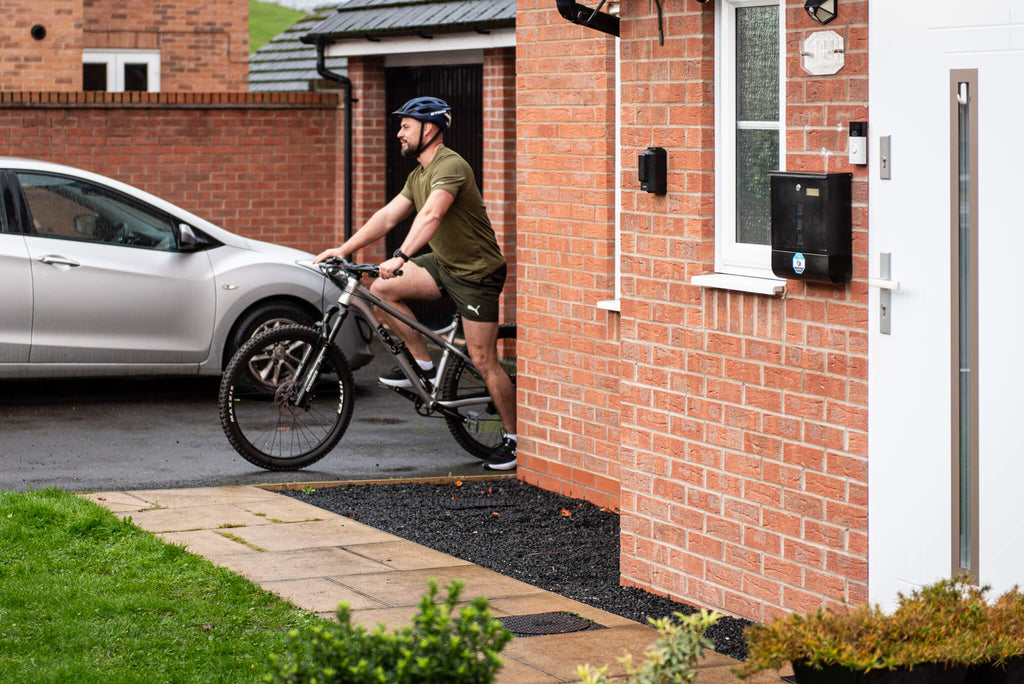 Key safe to store keys before bike ride